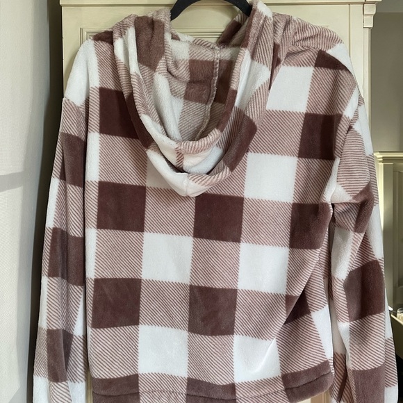 Tan/ White Buffalo Plaid Pullover - Picture 2 of 2